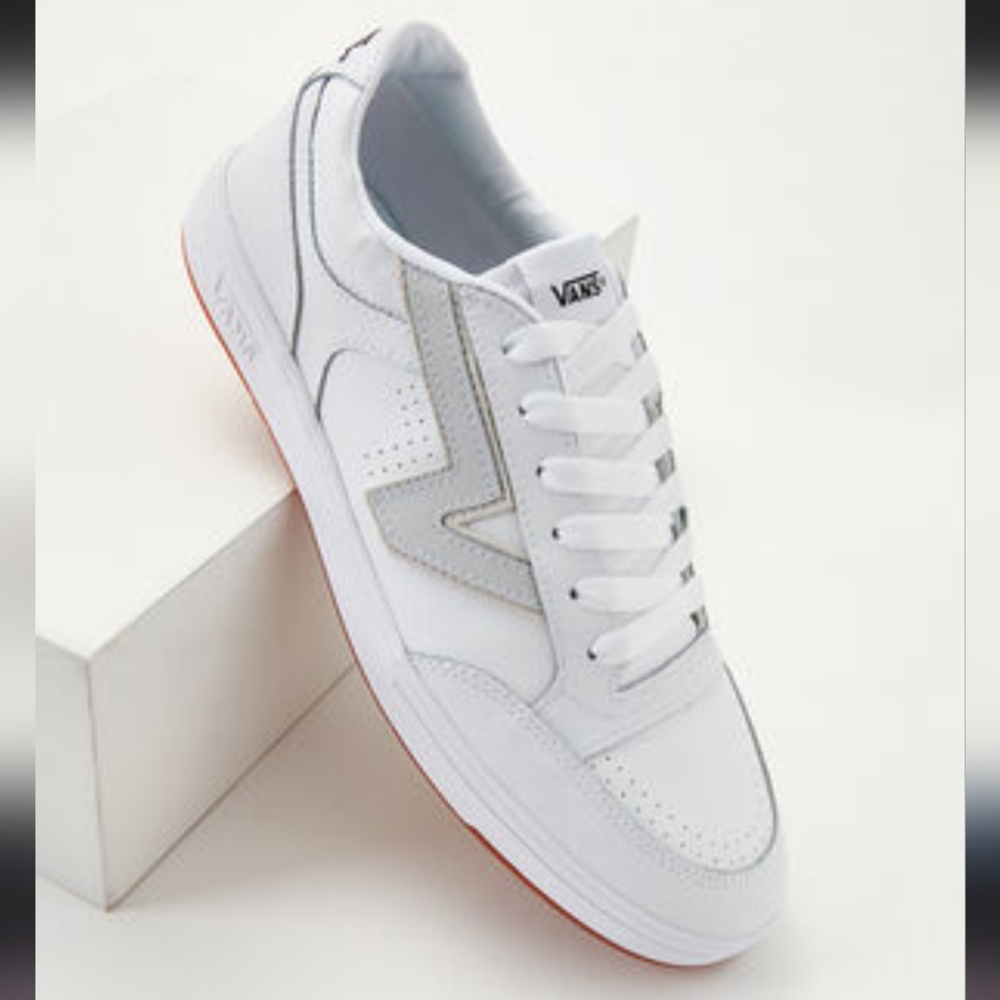 Vans Lowland CC - Picture 2 of 10